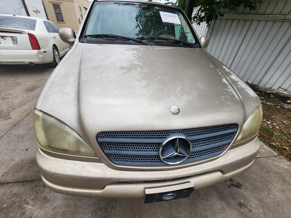 Mercedes W163 ML320 ML430 1998 1999 2000 2001 CAPÓ DORADO Foto 1 de 1