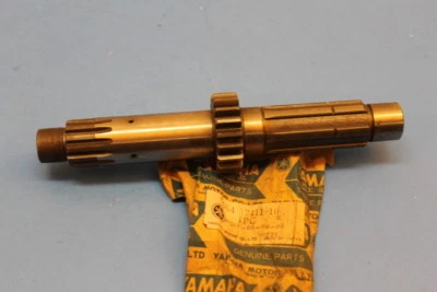 NOS YAMAHA MX250 MX360 MAIN AXLE 19 TEETH OEM # 364-17411-10-00 - Image 1 of 4