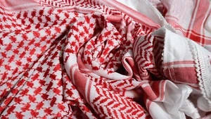 Rojo y Blanco Hirbawi Kufiya - Keffiyeh Original Hecho a Mano en Palestina - Imagen 1 de 8