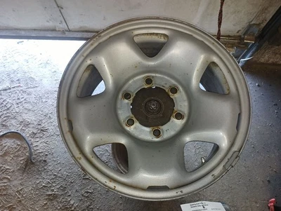 Llanta 16x7 acero 5 radios plateada de Toyota Tacoma 12231755 2018 Foto 1 de 4