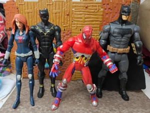 Marvel Action Figuren Konvolut Spiderman Batman Black Panther Widow Restposten 6" Inch - Bild 1 von 6