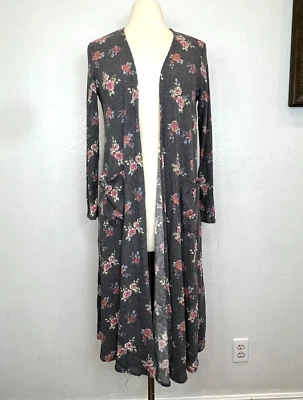 Cárdigan LuLaRoe Sarah Plumero Talla S Pequeño Gris Multicolor Estampado Floral Acanalado Foto 1 de 4