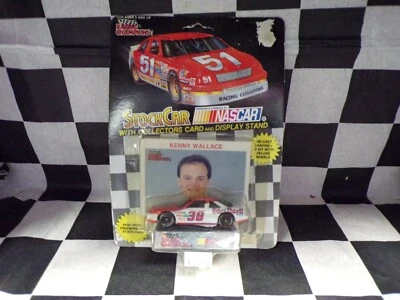 Kenny Wallace #36 Dirt Devil 1:64 Scala Stock Auto Nascar Racing Champions W/ - Immagine 1 di 4
