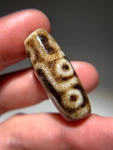 Tibetan Agate Dzi Bead ‘ 9 Eyes ’ Amulet Pendant 35.5mm x 13.5mm - Picture 1 of 12