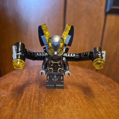 LEGO Super Heroes Yellow Jacket Minifigure sh0189 Set 76039 Ant Man Villain - Image 1 of 4