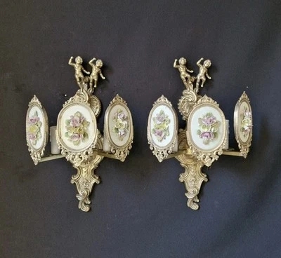 Antique pair of brass wall Lights sconces with porcelain decorated with rose 3💡 - Image 1 of 4