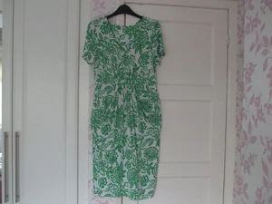 LADIES DRESS SZE 12 by GEORGE. POCKETS SHORT SLEEVE GREEN MIX SHIFT TULIP STYLE - Picture 1 of 10