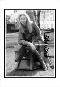 Imagen de lona de algodón autografiada de Lalla Ward. Edición limitada (LW-700) - Imagen 1 de 1