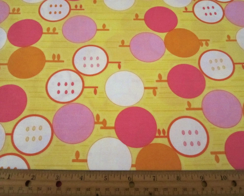 Sunny Daze 2" CÍRCULOS FLORALES REDONDOS en Tela AMARILLA 100% Algodón Foto 1 de 1