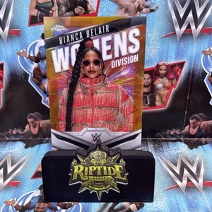 Bianca Belair WWE Topps Chrome 2025 Women’s Division Gold Refractor /50 #WD-BIA - Bild 1 von 4