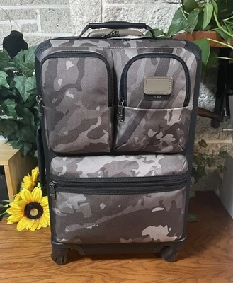 NWT TUMI FREMONT BRILEY INTERNATIONAL  EXPANDABLE CARRY ON 4 WHEEL SUITCASE BAG - Image 1 of 4