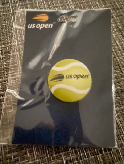 2025 US OPEN YELLOW TENNIS BALL PIN - NEW YORK CITY - ALCARAZ - SABALENKA  RARE - Image 1 of 1