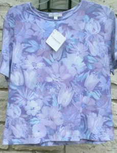 NWT ST. JOHN SPORT FLORAL SHORT SLEEVE TOP MEDIUM GORGEOUS! - Picture 1 of 3