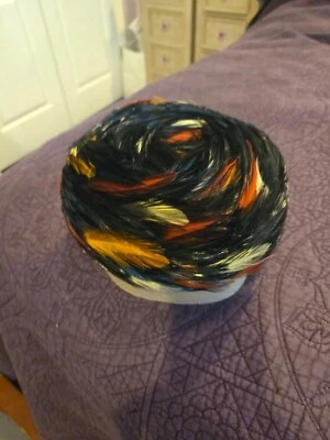 Dramático sombrero de plumas vintage de los años 50 - plumas de faisán ropa de noche hecho en unión Foto 1 de 3