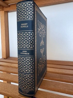 Libro de tapa dura de colección Las novelas cortas de John Steinbeck 1963 Foto 1 de 4