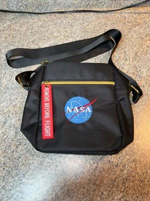 Nuevo parche espacial de la NASA para mujer alforja bolso de mano Kennedy Space Center raro solo 1 Foto 1 de 4