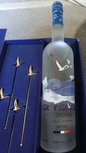 France Geschenkset Grey Goose Vodka 0,75l 40% in Box 5tlg. + 4x Stirrer Wodka++ - Bild 1 von 12