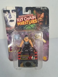 Neu im Karton Vintage 1998 ToyBiz WCW Hollywood Hulk Hogan elektronischer sprechender Schlüsselanhänger... - Bild 1 von 2