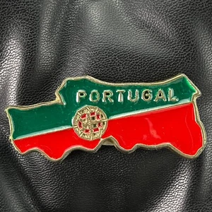 IMÁN DE NEVERA DE METAL PORTUGAL MAPA DE PAÍS CON RECUERDO PEQUEÑO ESCUDO DE ARMAS 🙂 - Imagen 1 de 3