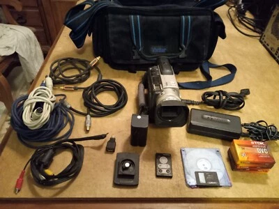 Sony DCRTRV900 серебристый 35 G3D - Изображение 1 из 4