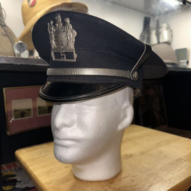 Cómo se llama la gorra de policía?, este es el nombre correcto