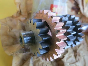 NOS Suzuki ts125 rv125 RV 125 TS  countershaft TRANSMISSION GEARS 1971-1974 - Picture 1 of 12