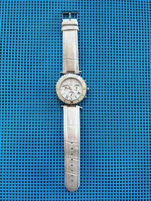 Reloj Guess Collection GC 31500 Cuero Blanco - Resistente al Agua - Hecho en Suiza Foto 1 de 4