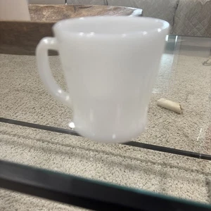 Tazza da caffè vintage Fire King vetro latte bianco ancoraggio con gancio manico D USA - Foto 1 di 14