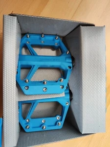 Shimano MTB Pedalen, Flat Pedal PD-GR400, Blau, Neu & OVP - Bild 1 von 3