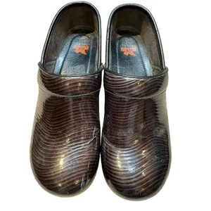 Dansko Pro XP Slip Resistant Clog Swirl Patent Leather Size 42 - Picture 1 of 5