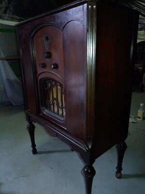 Radio de Colección Liberada "Neutrodino Eléctrico" Modelo NR-78 o 79  Foto 1 de 4