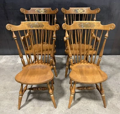 4 sillas Windsor Duxbury estampadas doradas Ethan Allen, 2 brazos y 2 lados casi como nuevas Foto 1 de 4