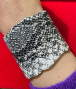 Vintage Wide Snake skin Reptile Pattern Grey White Black Leather Cuff Bracelet - Picture 1 of 5