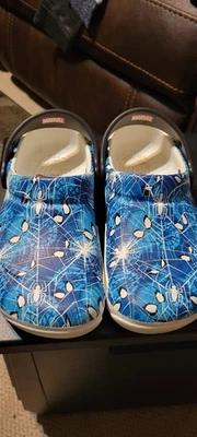 Zuecos sin cordones azules marca Crocs Marvel Spiderman para hombre/niño talla 4 Foto 1 de 4