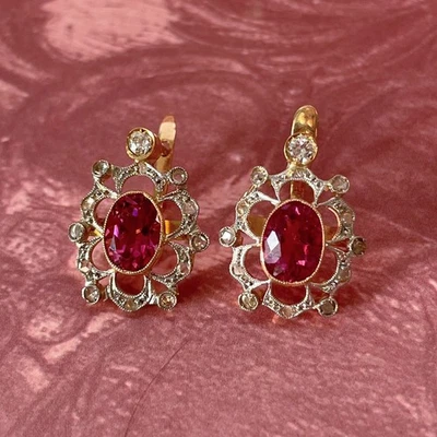 Pendientes colgantes eduardianos de platino amarillo de 18 k de turmalina rosa Foto 1 de 3