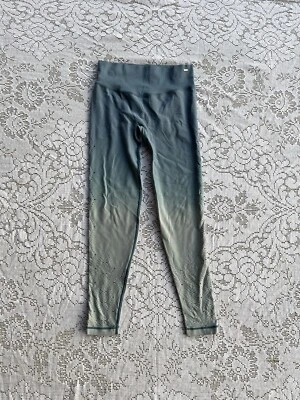 Leggings Rosa Victoria’s Secret Ombre Cintura Alta Perforados Elastizados Pull On Pequeños Foto 1 de 4