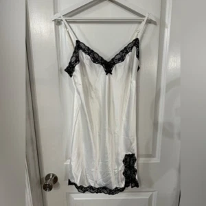 NWT Victoria’s Secret Women’s White Secret Vintage Black Lace Trim Slip Dress - Picture 1 of 8