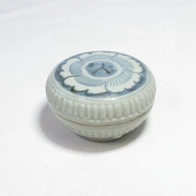 B0930: Estuche de porcelana azul y blanco antiguo del sudeste asiático real llamado SUNKOROKU Foto 1 de 4