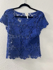 POINT Womens Size M/L Blue Lace Crochet Short Sleeve Round Neck Top Sheer USA - Picture 1 of 10