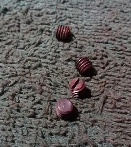 Ruger Blackhawk, Super Blackhawk, old model, gate spring screw, used, part UR-30 - Picture 1 of 1