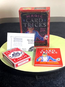 Libro y kit de trucos de cartas mágicas más grandes del mundo de Mud Puddle - Imagen 1 de 3