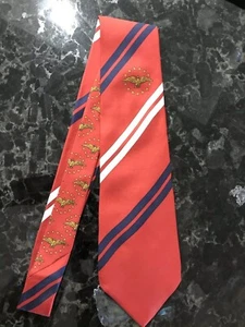 Vintage Tommy Hilfiger Seidenkrawatte gestreift Adler rot weiß und blau Hergestellt in den USA 4 x 57 - Bild 1 von 8