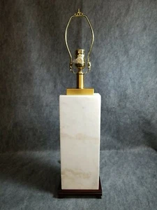 Lámpara de mesa de mármol Hollywood Regency, 19 1/2" hasta el zócalo - Imagen 1 de 8