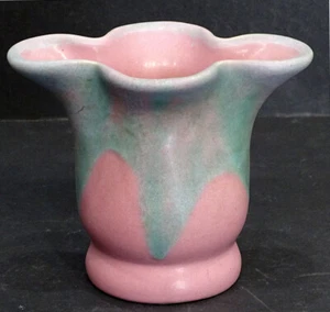 STUNNING GLAZE! 1930's Vintage CAMARK POTTERY Art Deco ROSE GREEN OVERFLOW Vase - Picture 1 of 5