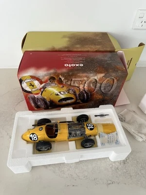 Exoto Ferrari 500 F2 #18 1953 - Image 1 of 4