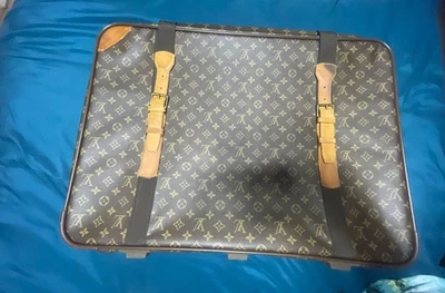 Maleta Louis Vuitton vintage de lona con monograma con ribete de cuero Foto 1 de 3