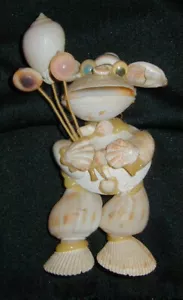 VINTAGE CLOWN w BALLOONS FIGURINE MADE OF SEASHELLS, SEA SHELLS - Picture 1 of 3