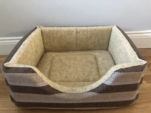 MITTELBRAUN CREME HERAUSNEHMBARES INNEN WASCHBARES DICKER SCHAUM KUSCHELIGES HAUSTIER HUNDEBETT 24’ - Bild 1 von 4