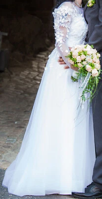 Brautkleid Größe 38, weiß, A-Linie mit Tattoo Spitze auf Corsage und Rock - Bild 1 von 4