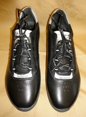 Tênis de golfe ECCO Biom feminino híbrido 2 couro preto sem cravos / UE 39 EUA 7,5 a 8 - Imagem 1 de 4